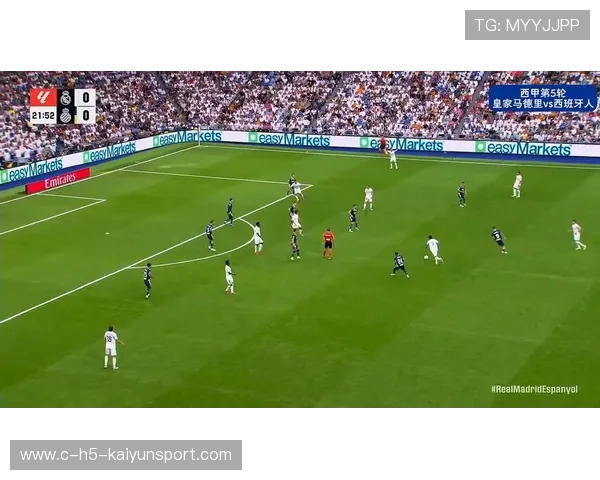 足球远射世界波：点燃赛场的绝美瞬间