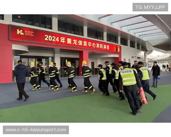 体育场馆夜间安保设施全面升级，观众更放心，体育馆保安值班