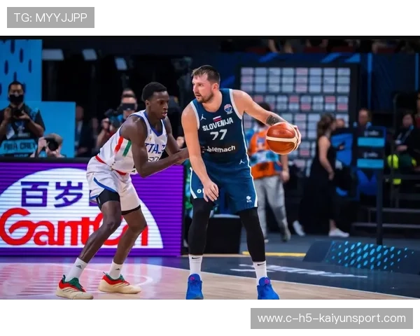 东契奇持球停顿太久，空位机会直接错过，东契奇进攻